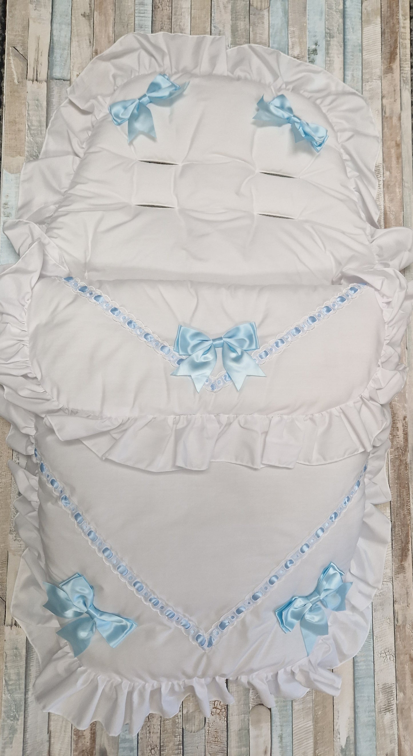 Baby Boys White Broderie Anglaise Lace Footmuff/ Cosytoes With 5 Blue Satin Bow