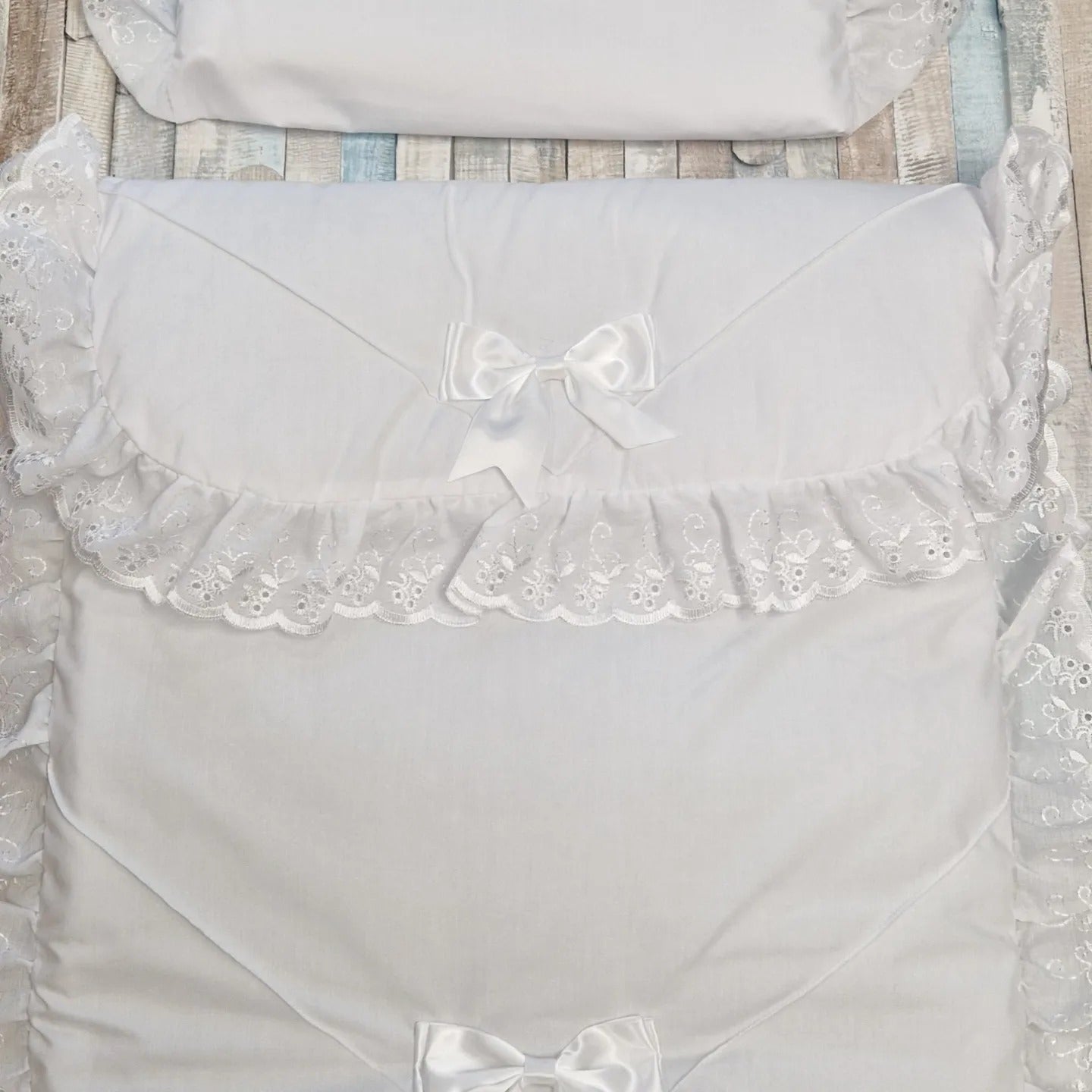Unisex Baby White Lace 2 Satin Bow Pram Set
