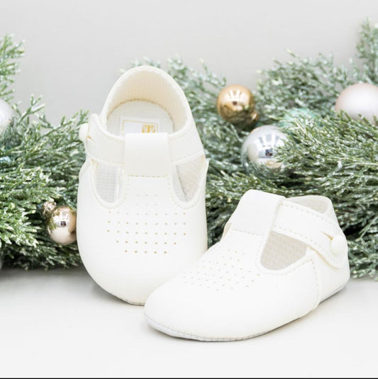 White Dimple Soft Sole Pram Shoe