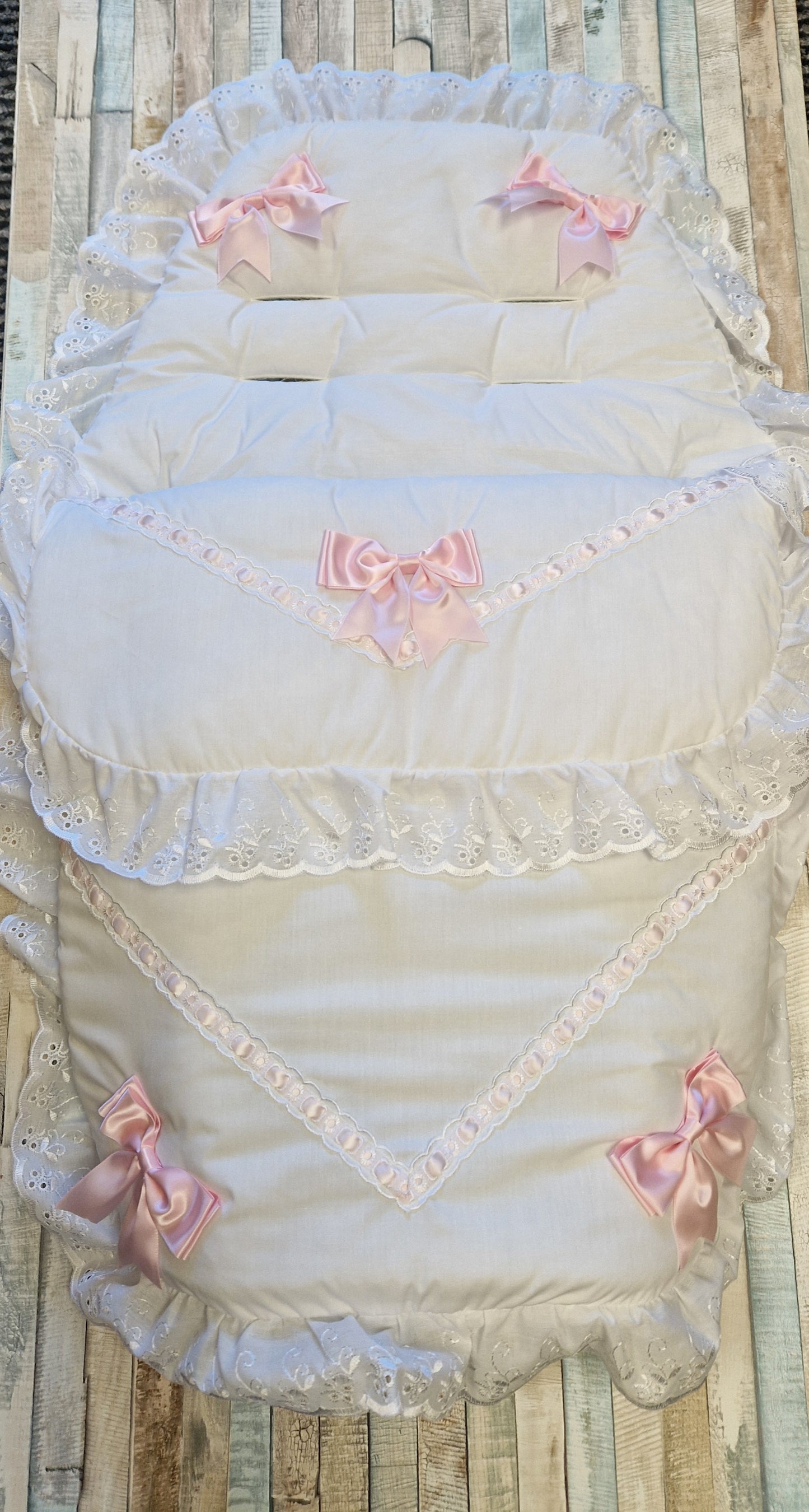 Baby Girls White Broderie Anglaise Lace Footmuff/ Cosytoes With 5 Pink Satin Bow
