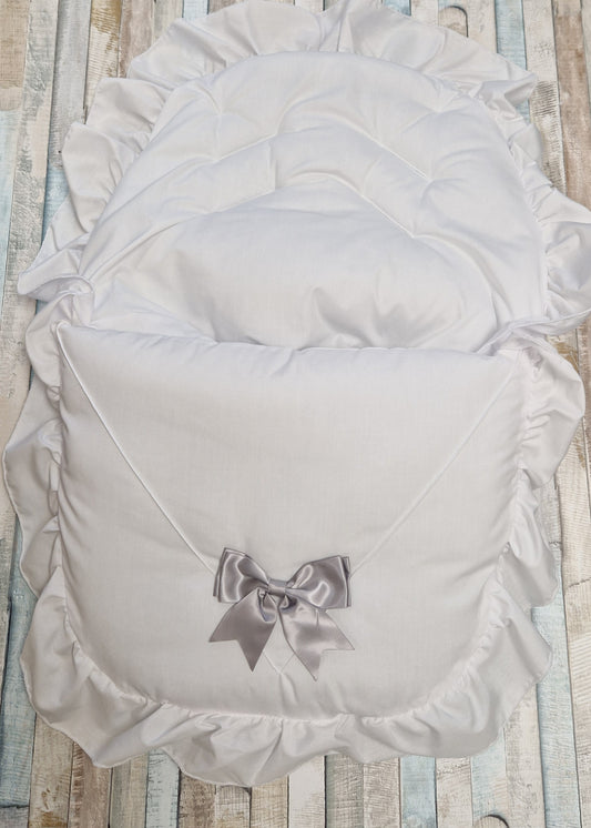 Unisex Baby White 3 Point Harness Car Seat Footmuff With Grey Satin Bow