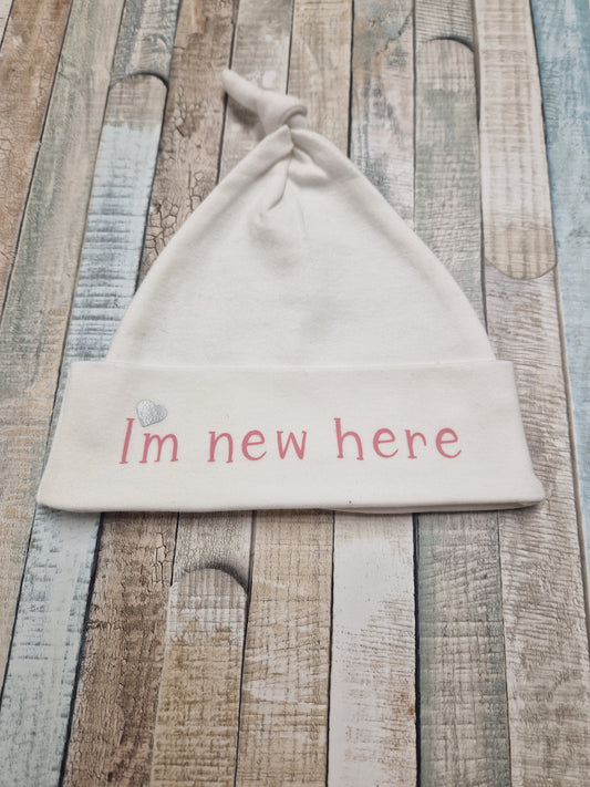 White Knotted Beanie With Printed Im New Here Newborn Baby Cotton Hat