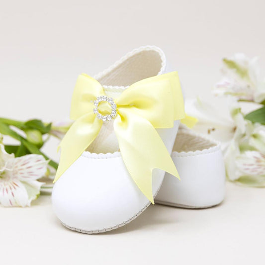 White Patent Soft Bottom Diamante Pram Shoe With Lemon Bow