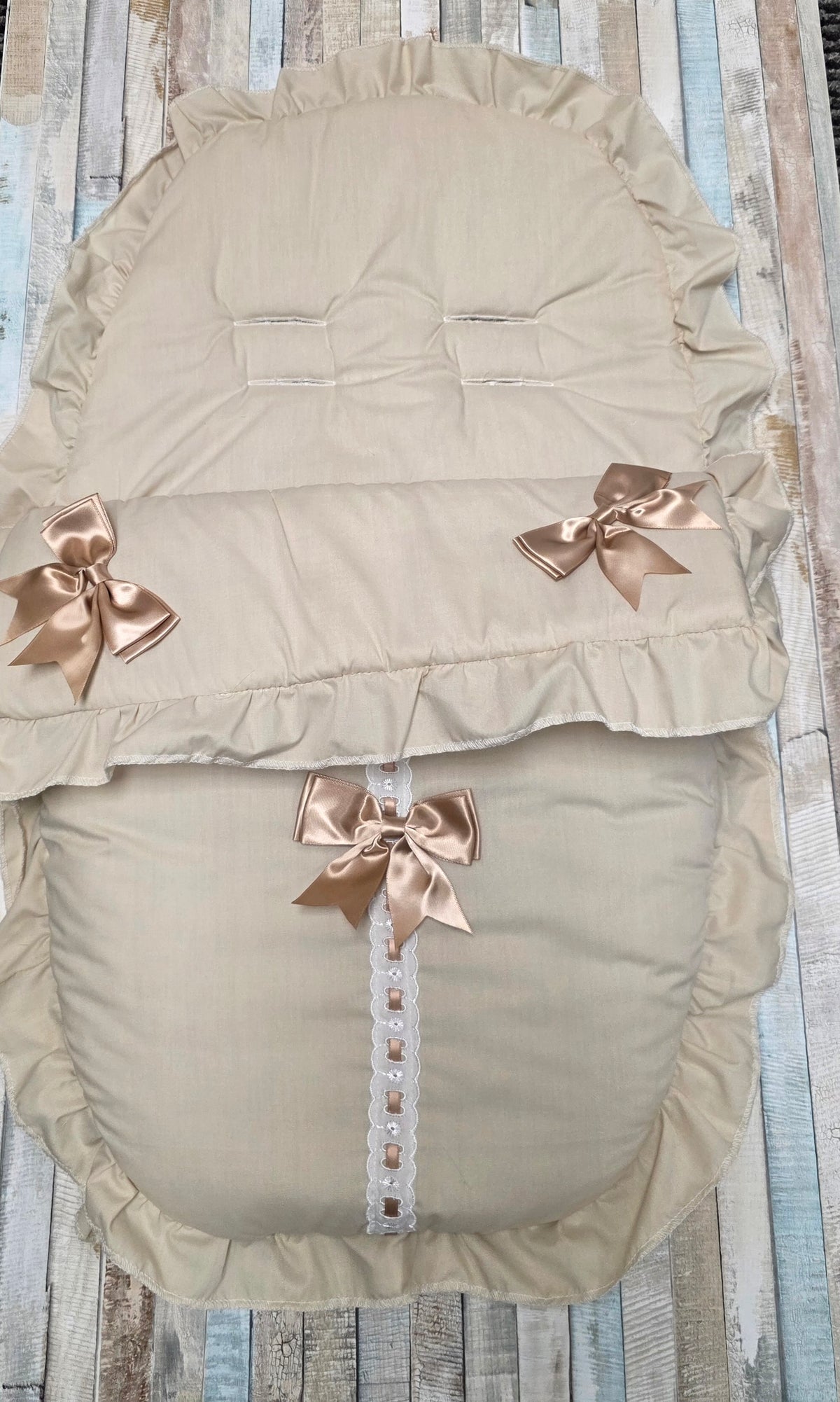Unisex Beige 3 Bow 5 Point Harness Car Seat Footmuff